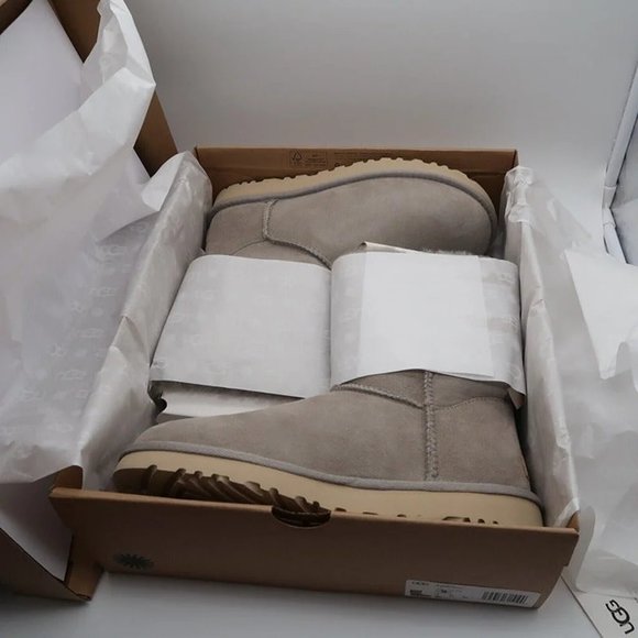 Women's UGG Bailey Bow II Boot in Grey, Size 8 - Picture 6 of 8